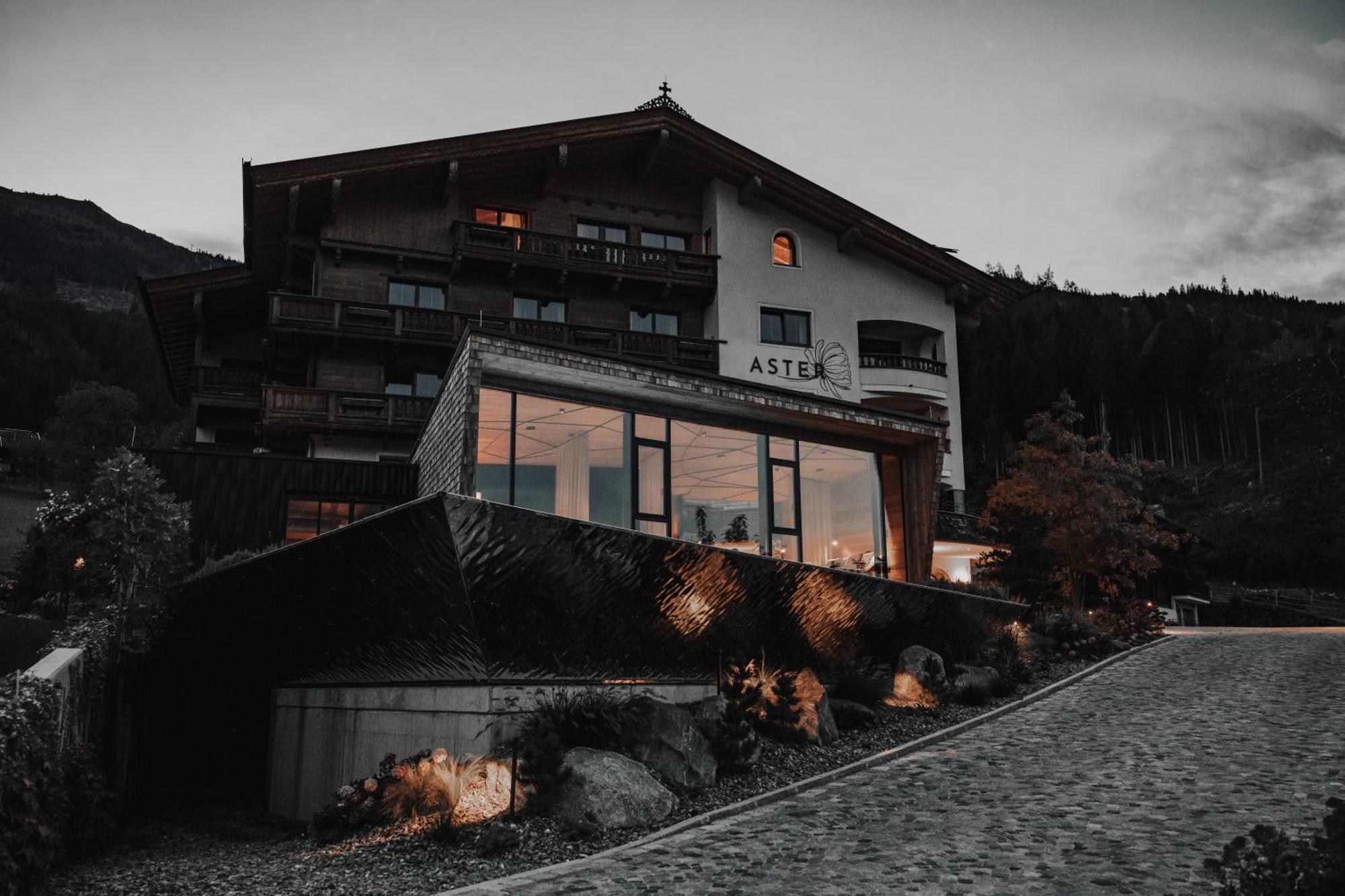 Aster Boutique Hotel & Chalets Fuegenberg Extérieur photo